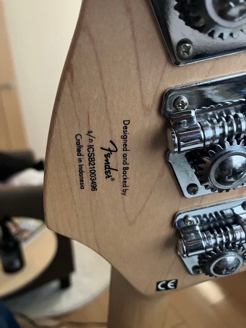 ベース Squier Affinity JAZZ BASS
