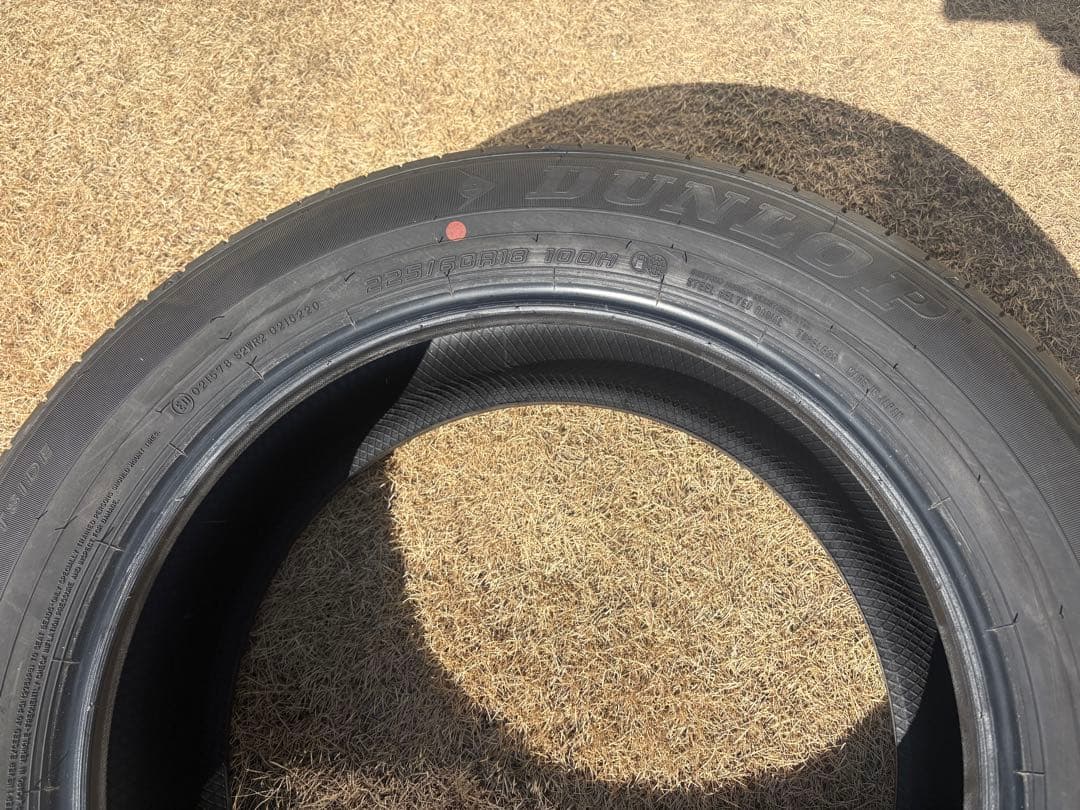 225/60R18 ダンロップ製タイヤ　ハリアー、RAV4、アルファード等