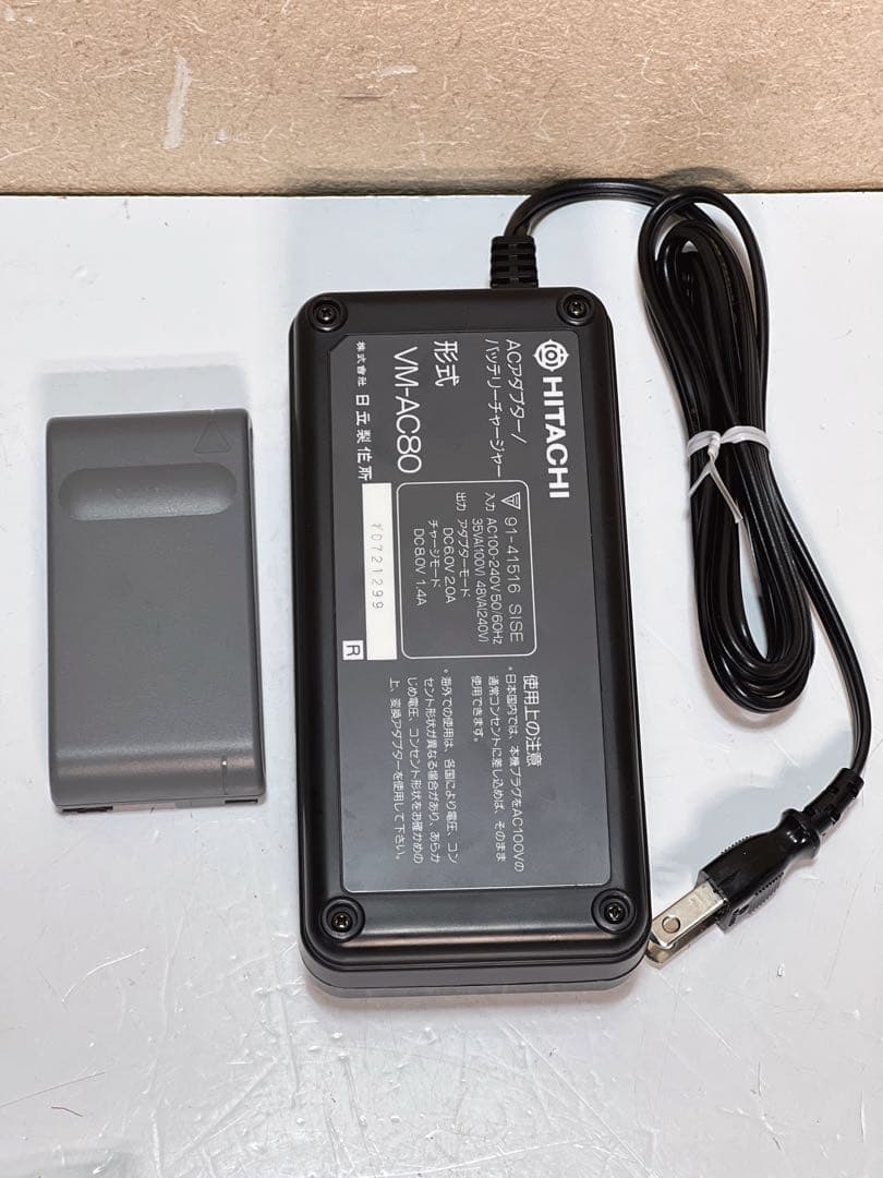 日立 8mm VM-E27「サーフ＆スノー」ビデオカメラ。