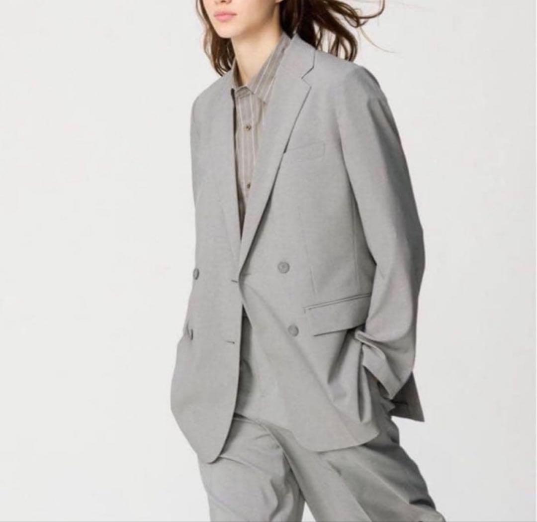 新品　UNIQLO 感動ダブルジャケットリラックスフィット　グレー