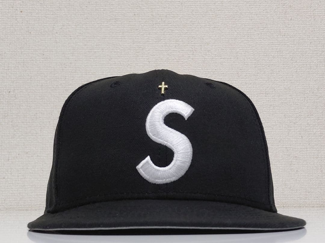 【極美品】Supreme　New Era　Gold Cross　S Logo　黒
