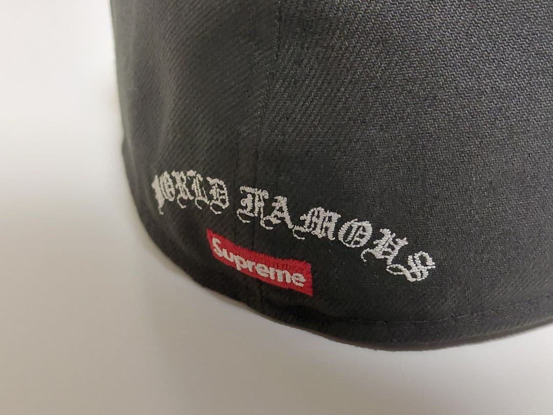 【極美品】Supreme　New Era　Gold Cross　S Logo　黒