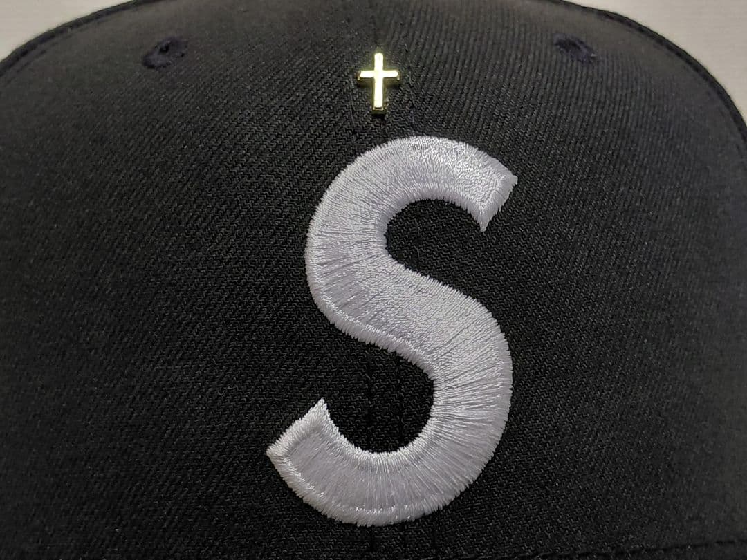 【極美品】Supreme　New Era　Gold Cross　S Logo　黒