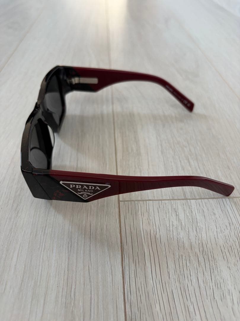 PRADA サングラス レッド PR 10ZSF