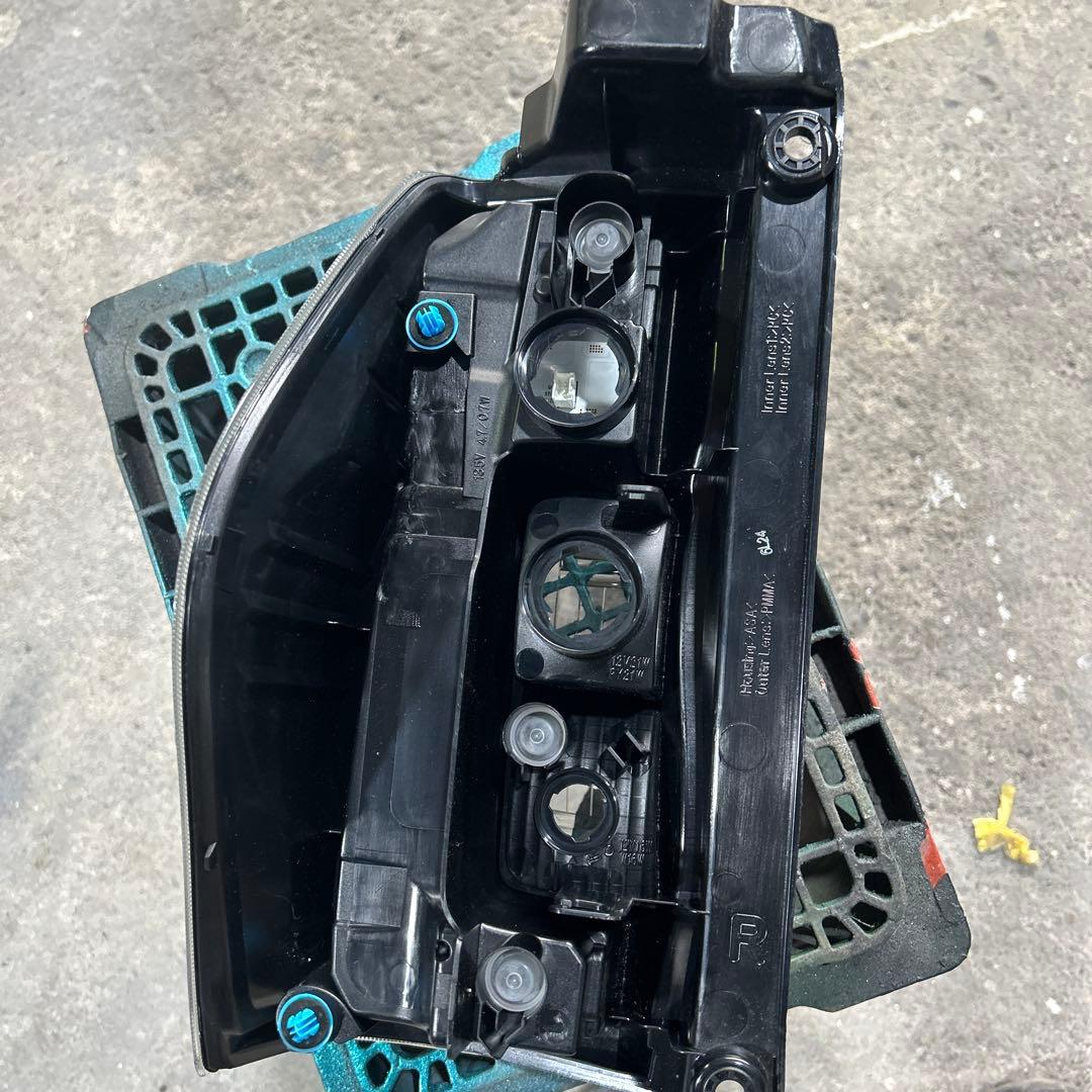 LA600S 右　テールランプ
