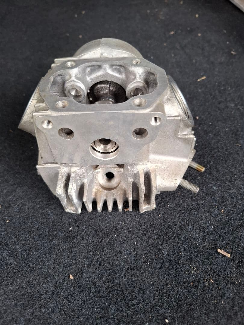 ホンダ　12V モンキー　カブ　横型エンジンヘッド