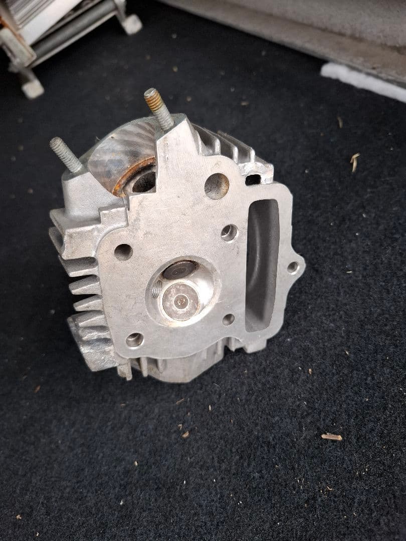 ホンダ　12V モンキー　カブ　横型エンジンヘッド
