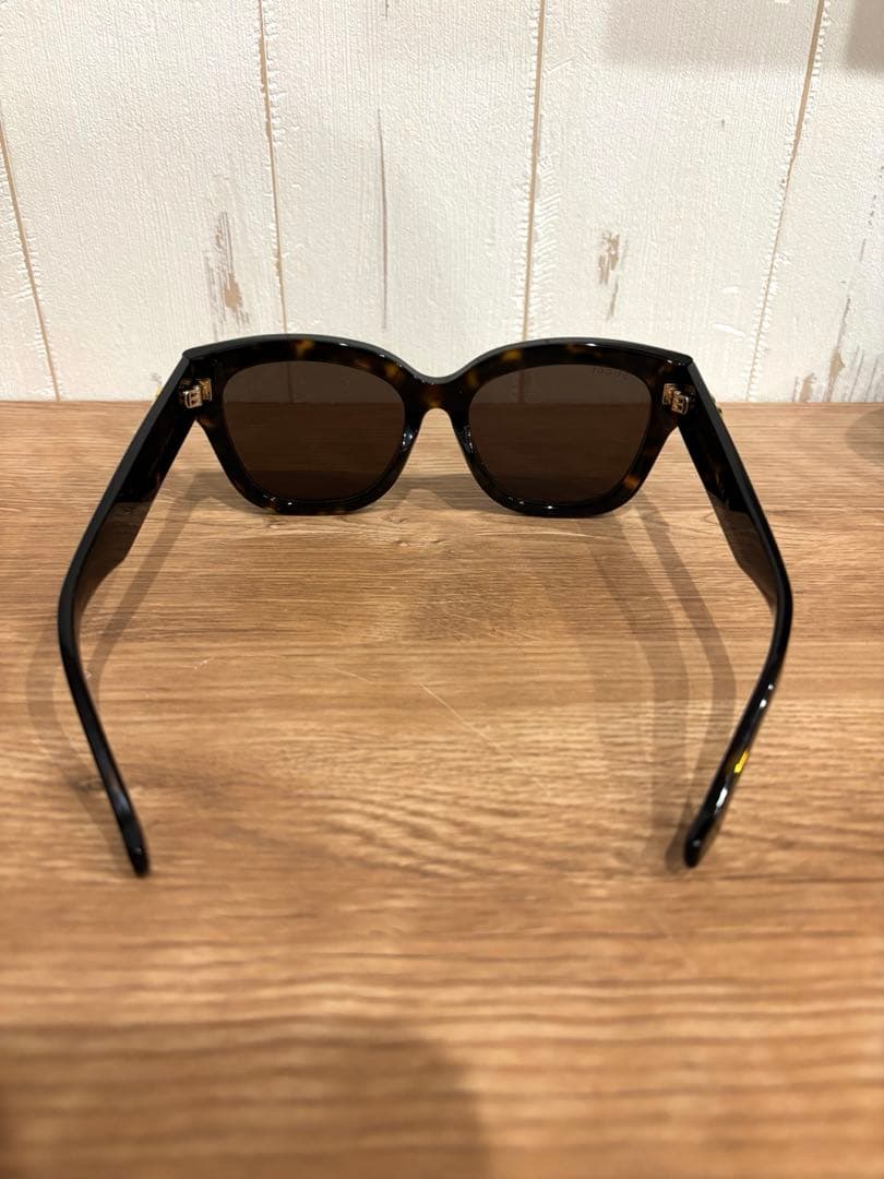 【meomeo】GUCCI ブラック サングラス 鼈甲 ブラウンレンズ
