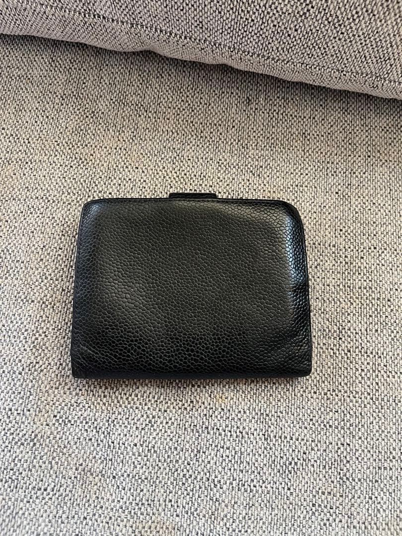 CHANEL ブラック 二つ折り財布　キャビアスキン