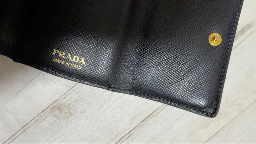 ジ*ウ様 PRADA プラダ 三つ折り財布