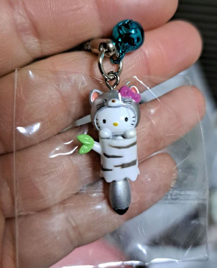 サンリオ　ご当地キティ　根付け　キーホルダー　11点　セット