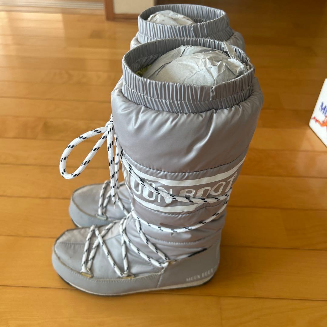 靴 MOON BOOT