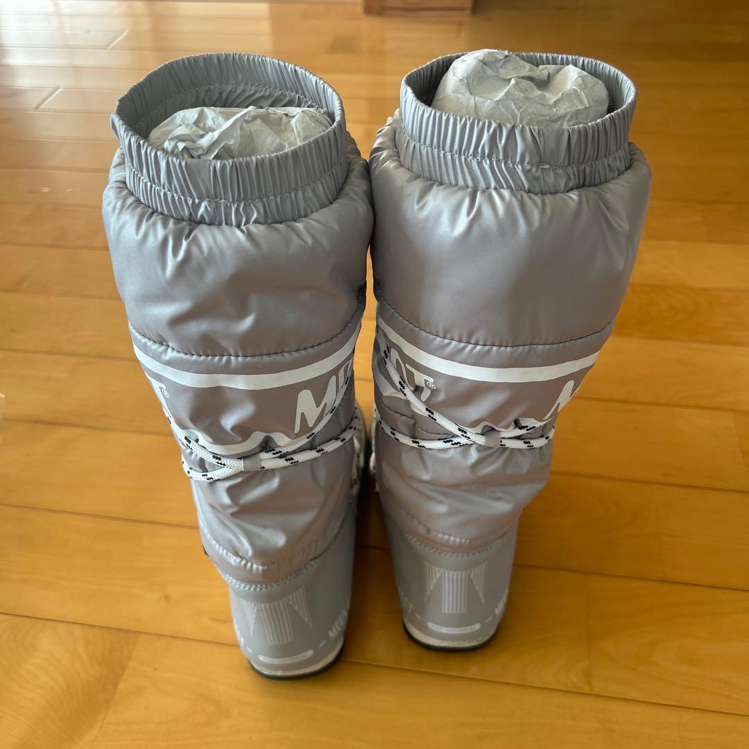靴 MOON BOOT
