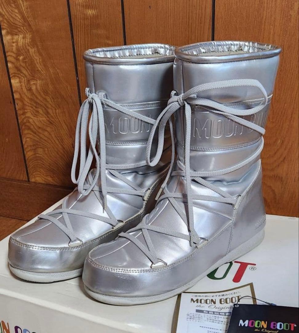靴 MOON BOOT
