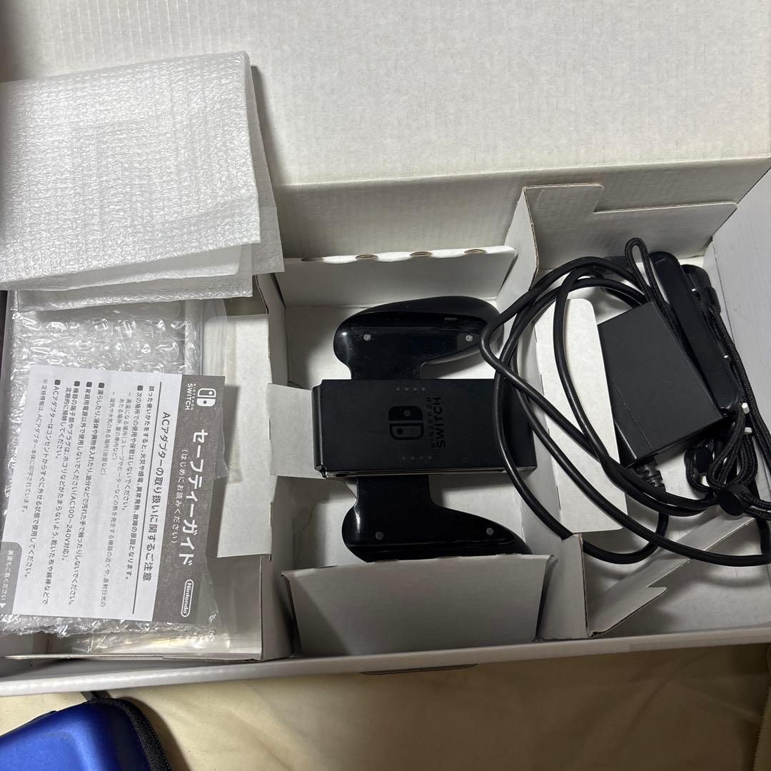 な*ー様 Nintendo Switch 本体 赤/青 Joy-Con