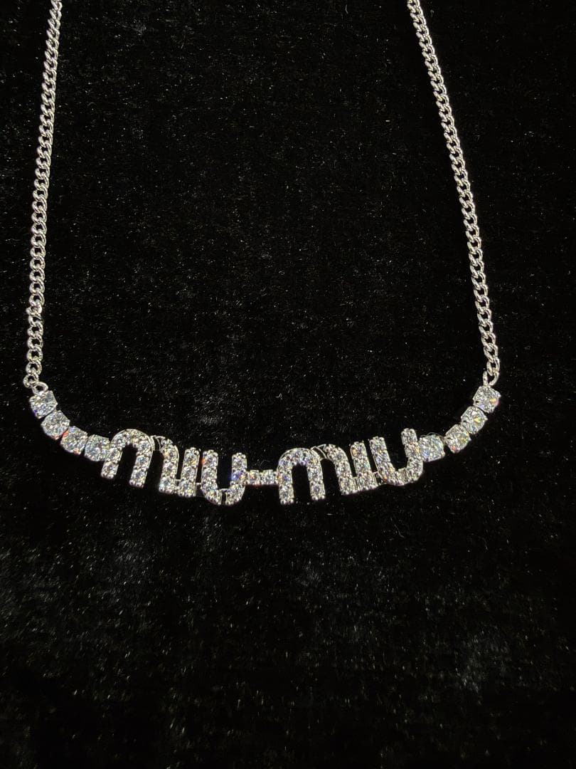 MIUMIU ロゴネックレス シルバー クリスタル 美品 箱付き