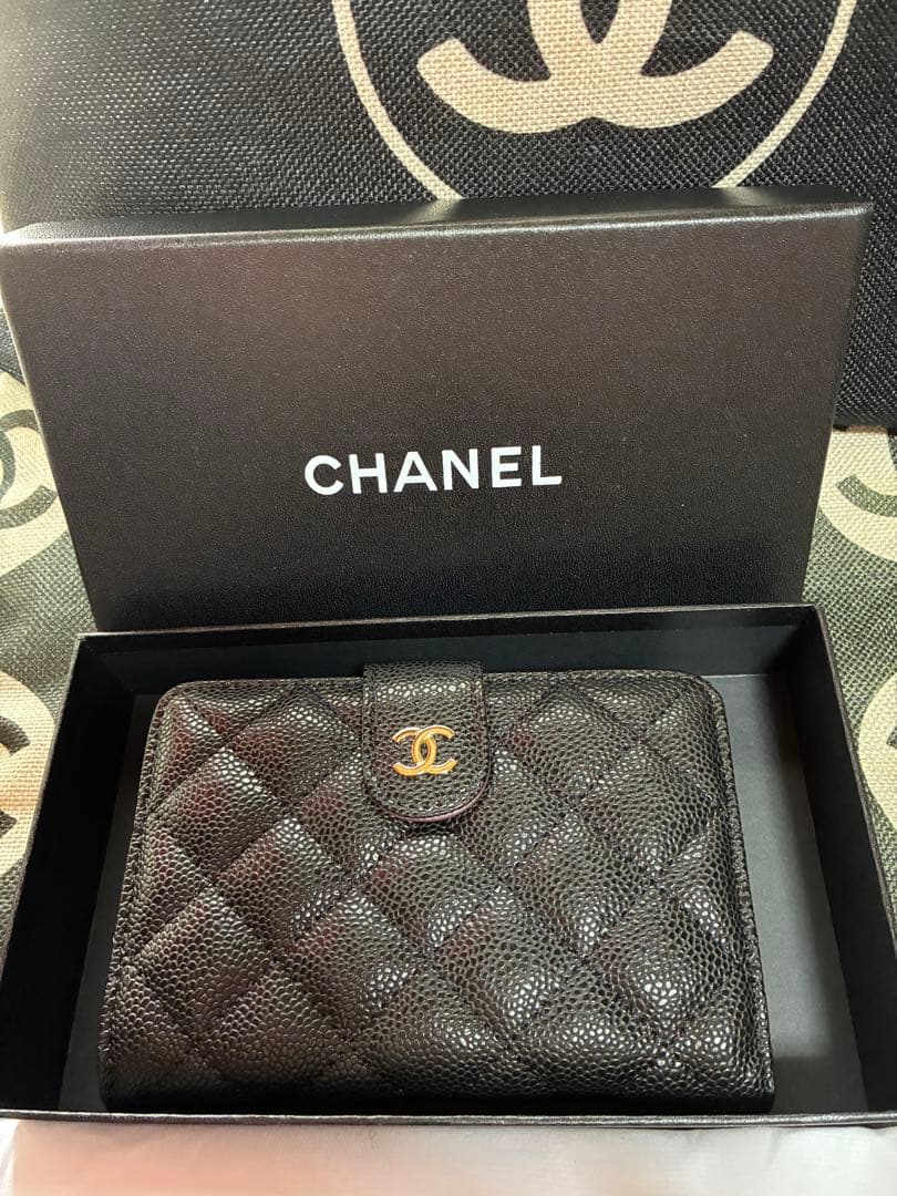 ゆぅ『未使用』CHANELキルティング２つ折り財布