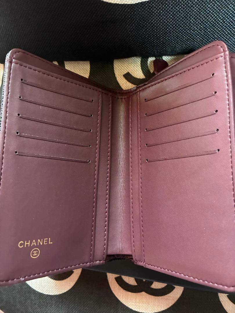 ゆぅ『未使用』CHANELキルティング２つ折り財布