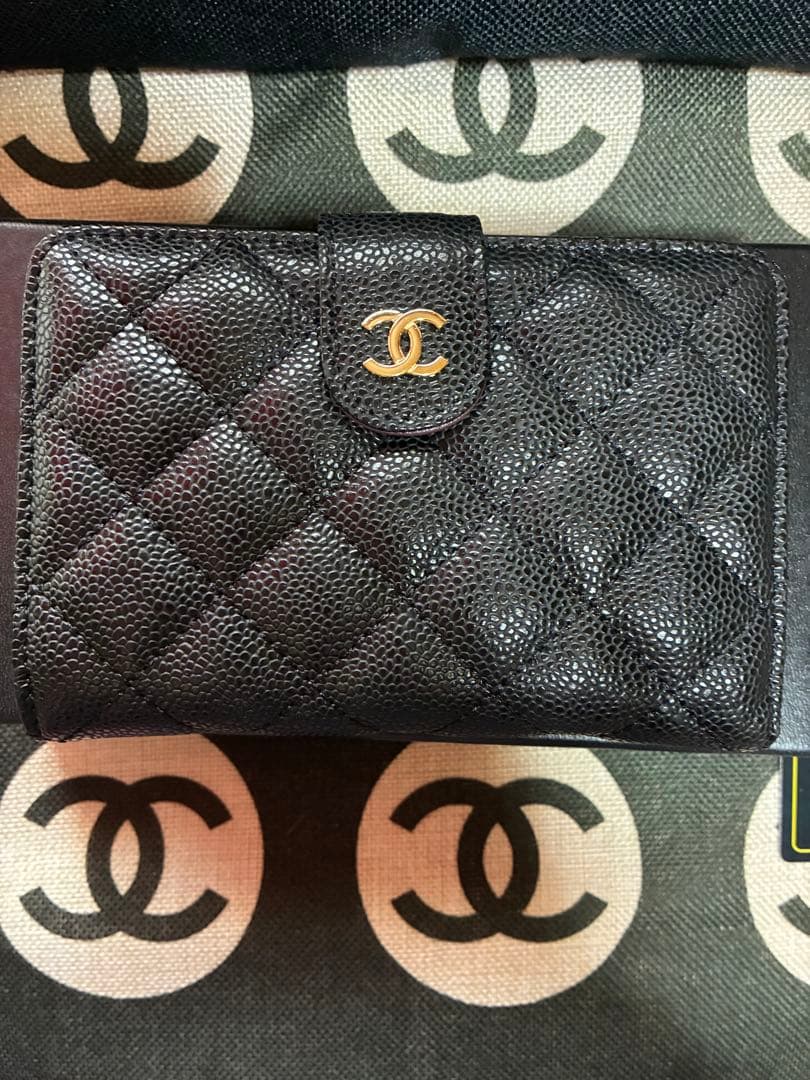 ゆぅ『未使用』CHANELキルティング２つ折り財布