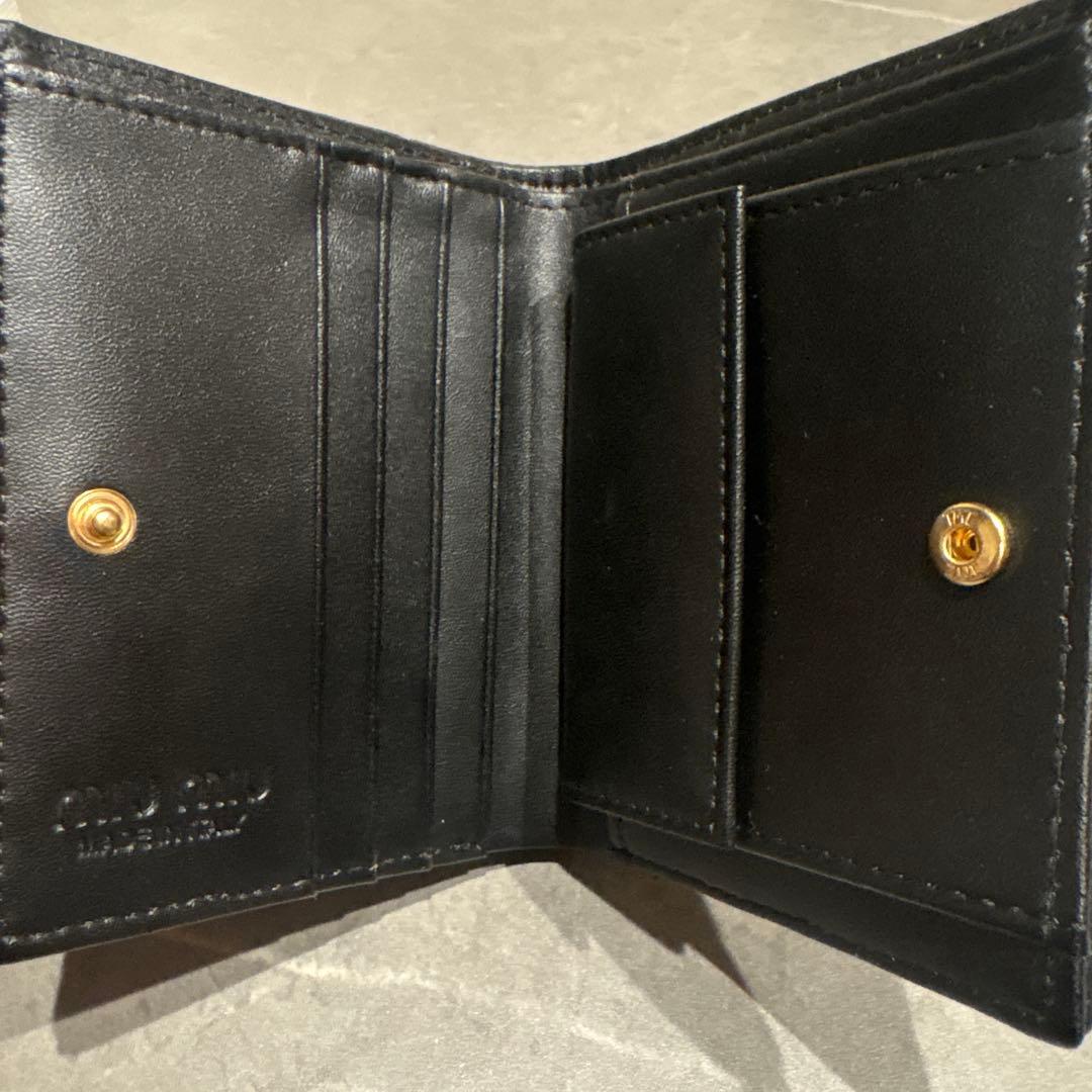 り*す様 MIU MIU ブラック 二つ折り財布 極美品
