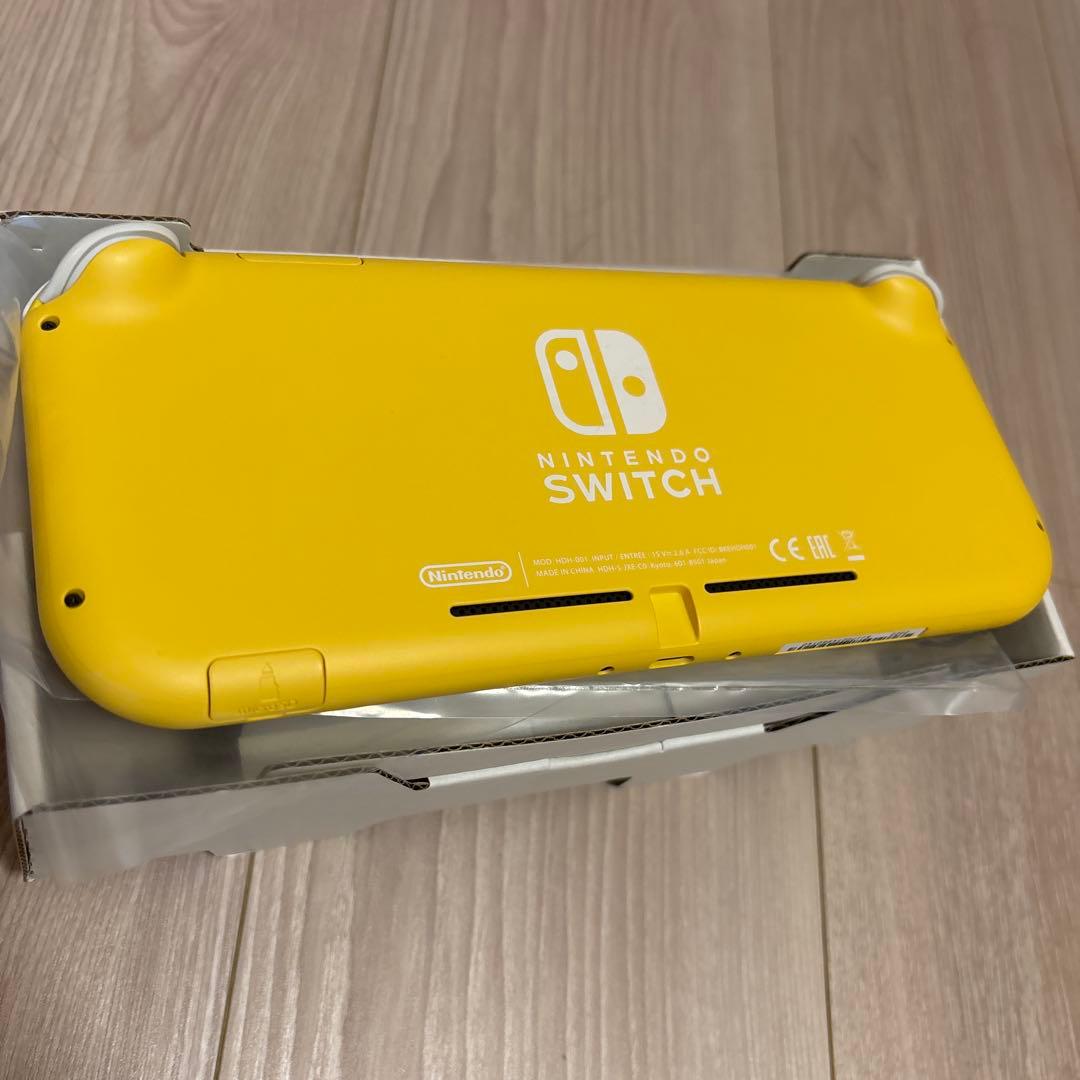 Nintendo Switch Lite　イエロー　本体　ケース付き