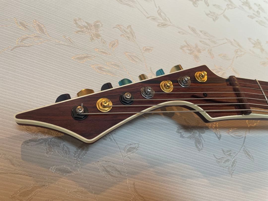 ギター blackmachine b7 clone