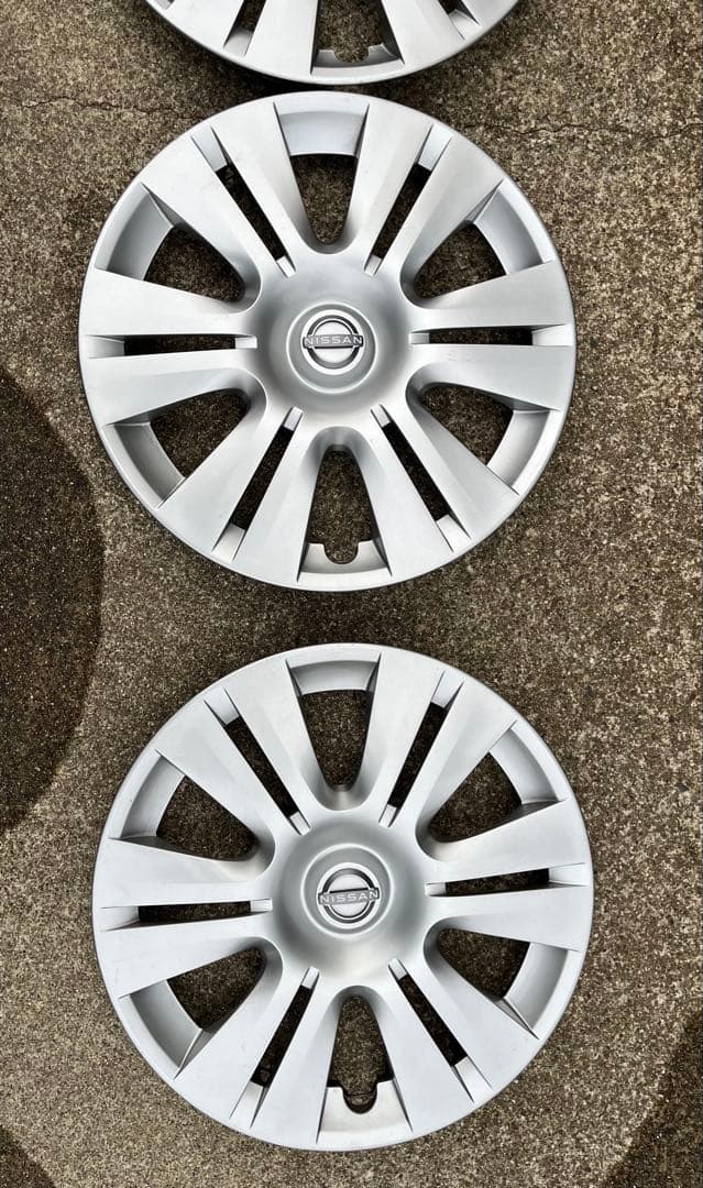 日産 キャラバン　15インチ ホイールカバー 4枚セット