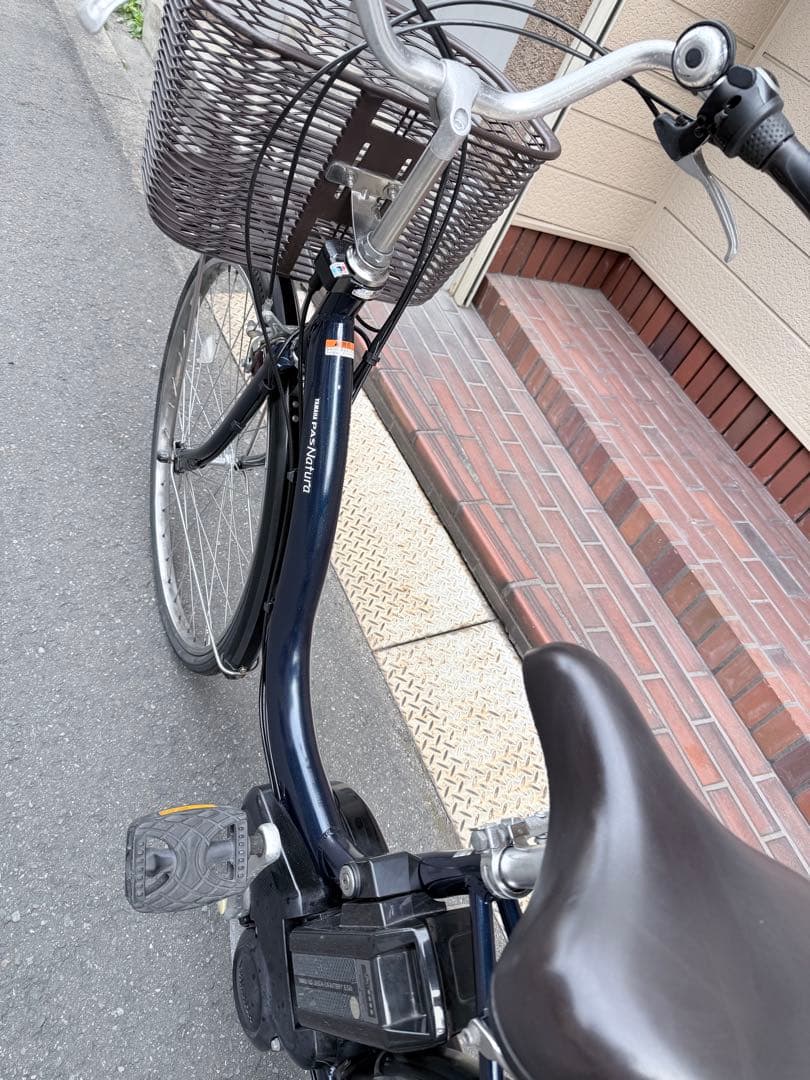 大阪府　ヤマハ　電動アシスト自転車 ネイビー 前カゴ付き