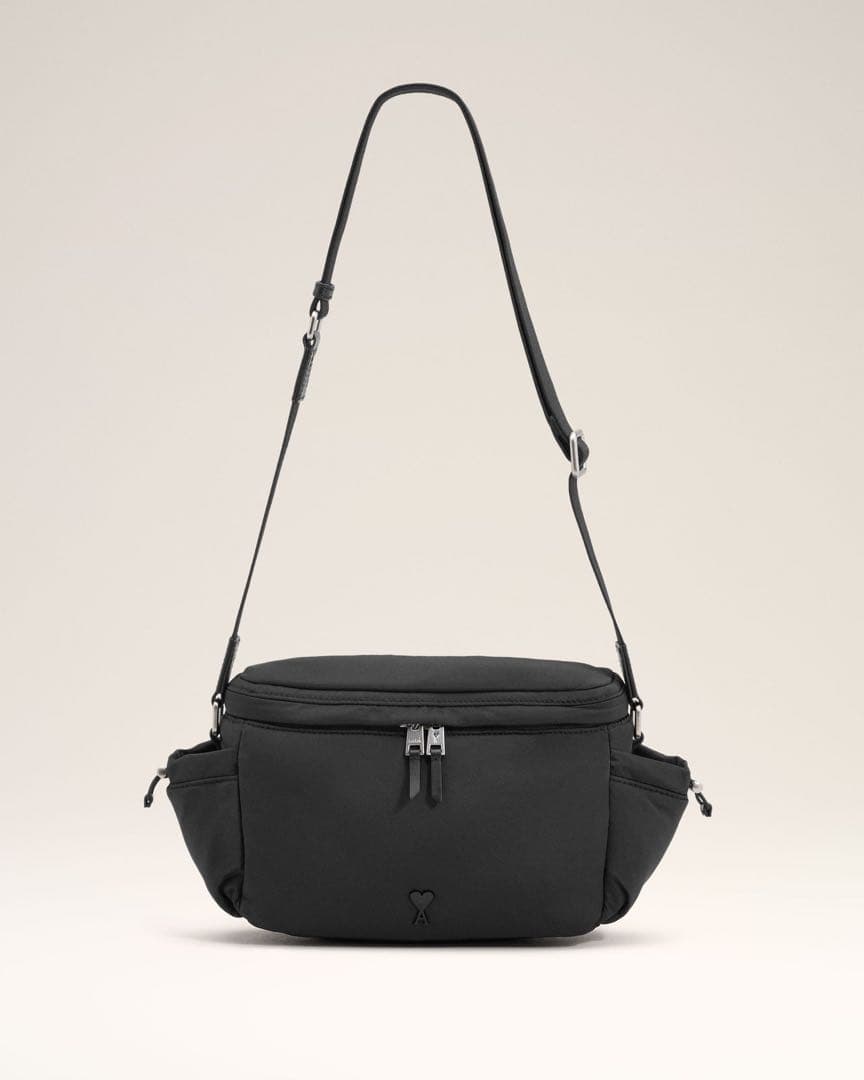 【美品】ami parisメッセンジャーバッグ