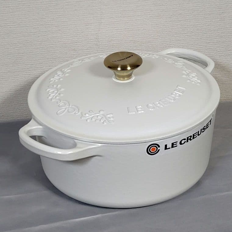 新品未使用 限定品　ル・クルーゼ シグニチャー ココット・ロンド22cmコットン