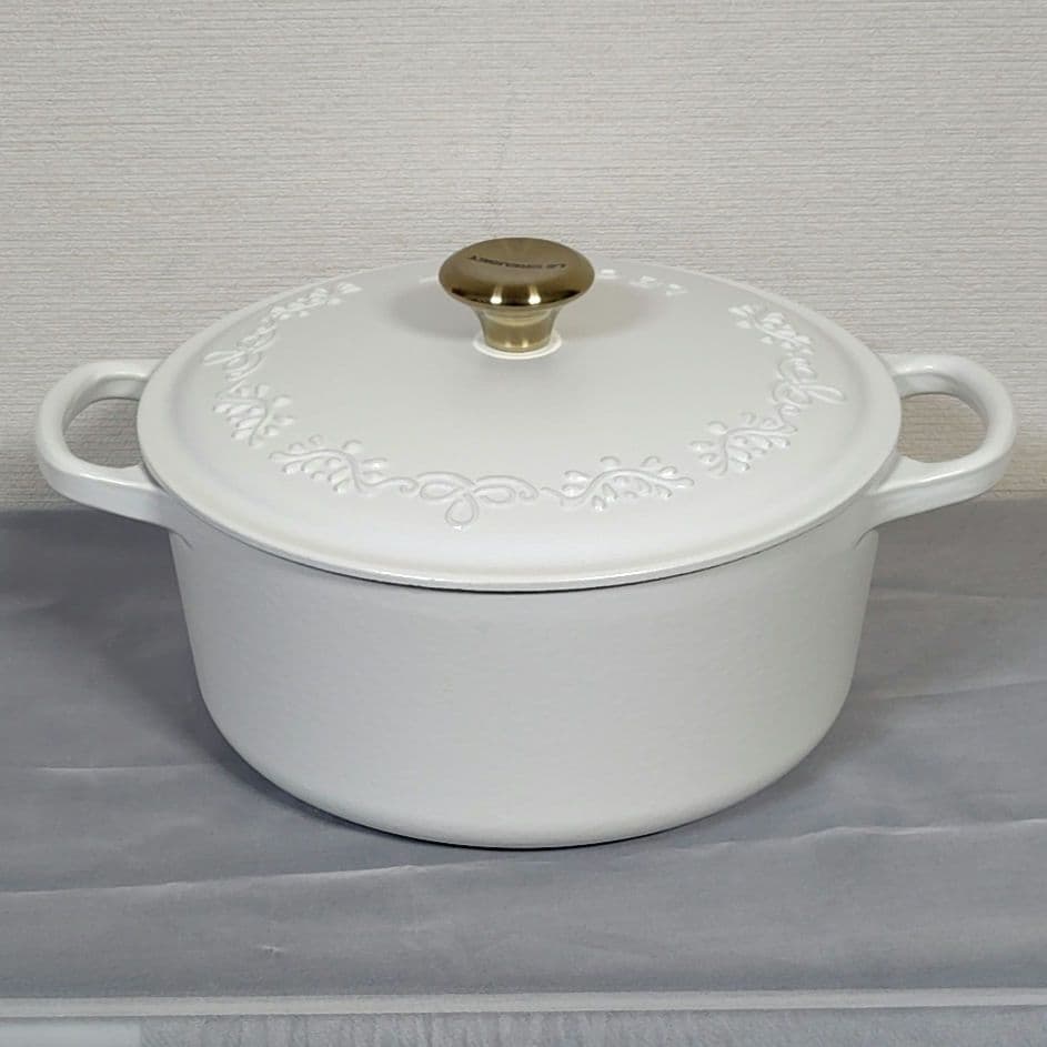 新品未使用 限定品　ル・クルーゼ シグニチャー ココット・ロンド22cmコットン