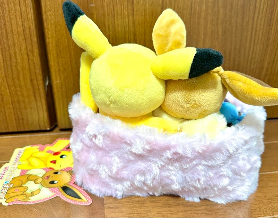 ポケモンセンター　ぬいぐるみ シーズン ピカチュウ　イーブイ 冬　ハート