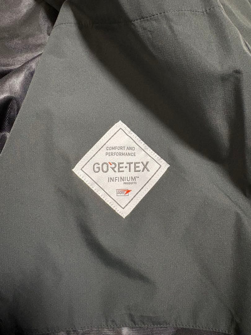 D-VEC ALMOSTBLACK GORE-TEX ベスト