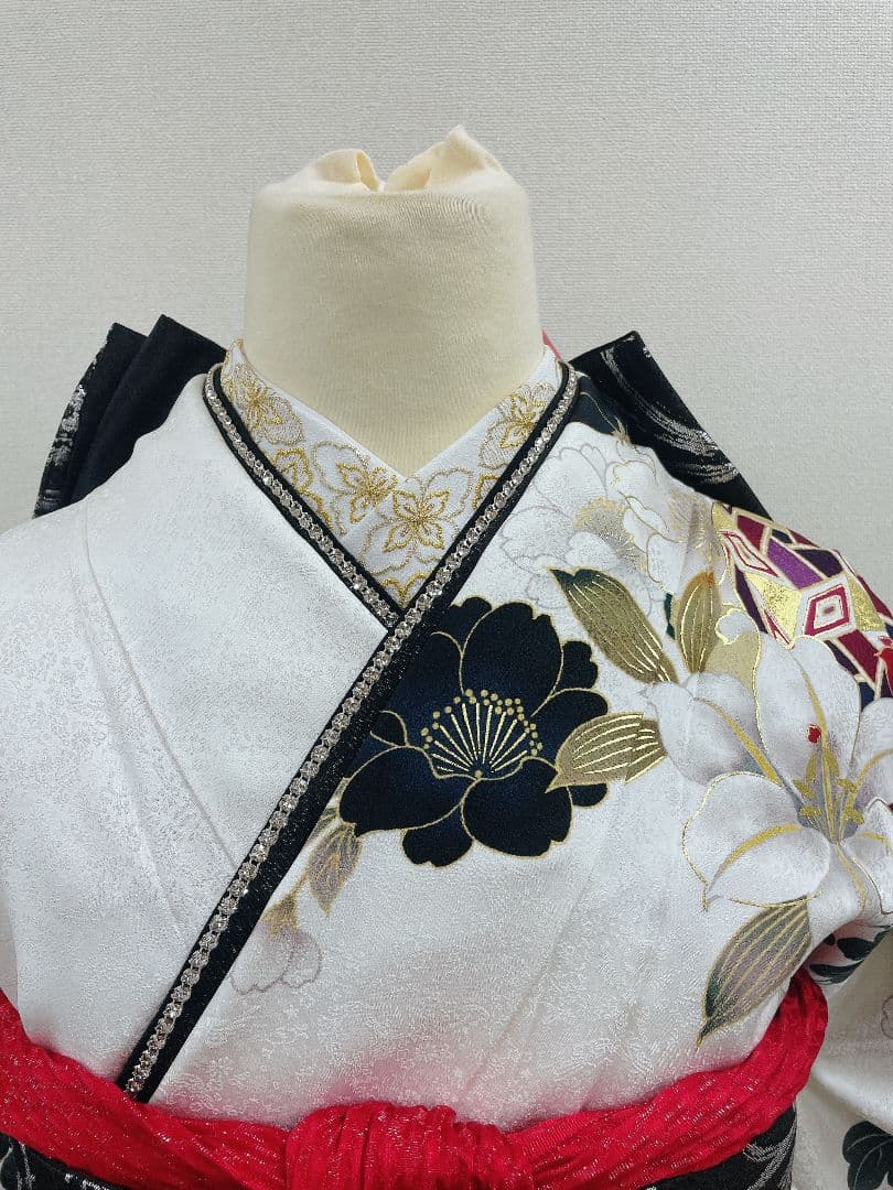 この振袖フルセットとラベンダーフルセット