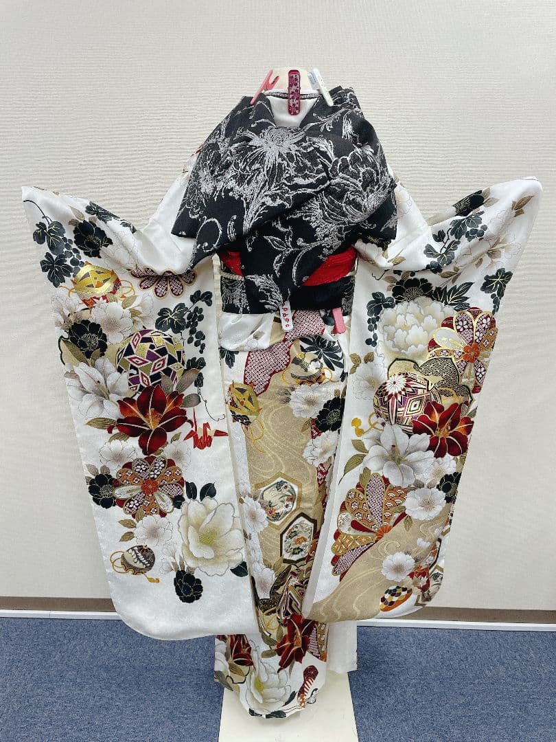 この振袖フルセットとラベンダーフルセット