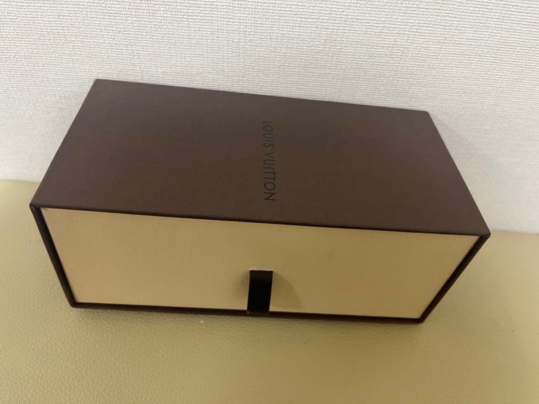 LOUIS VUITTON ラウンドサングラス