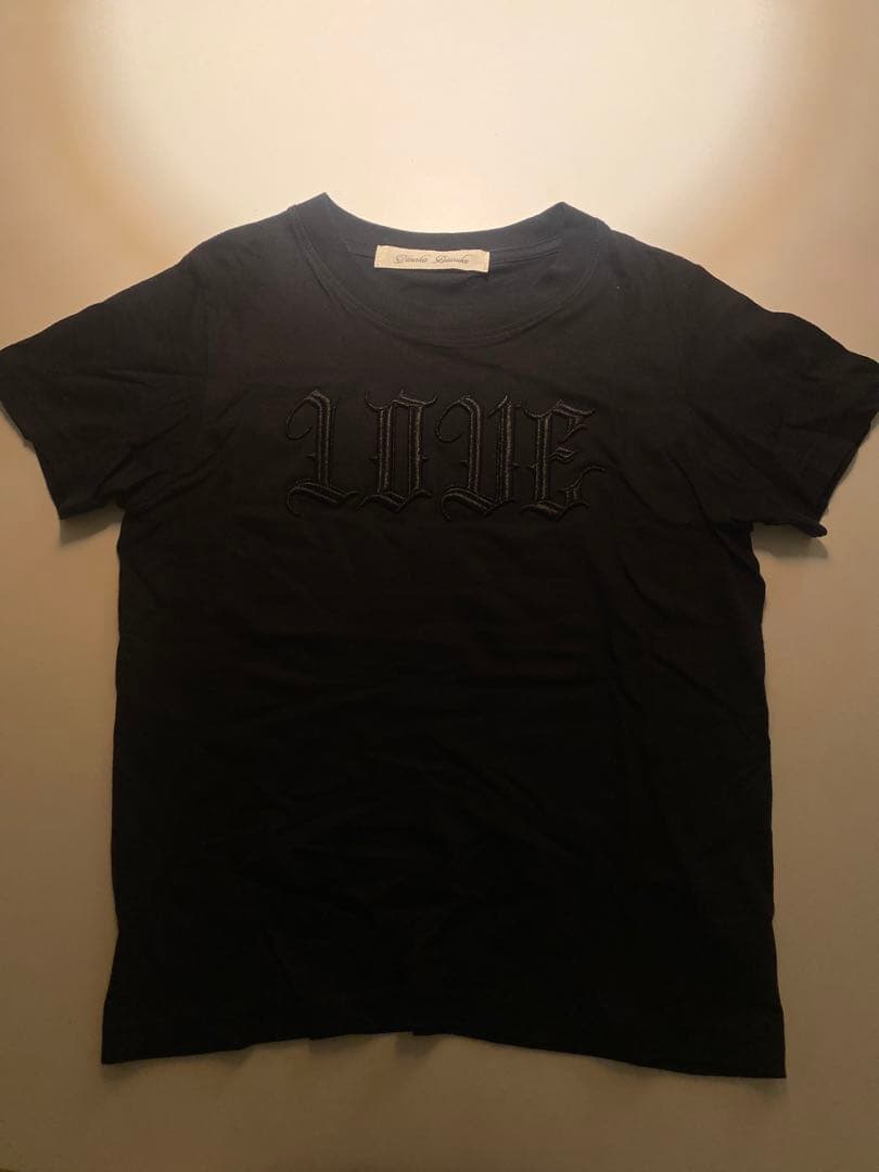 Tanaka daisuke LOVE刺繍入りブラックTシャツ