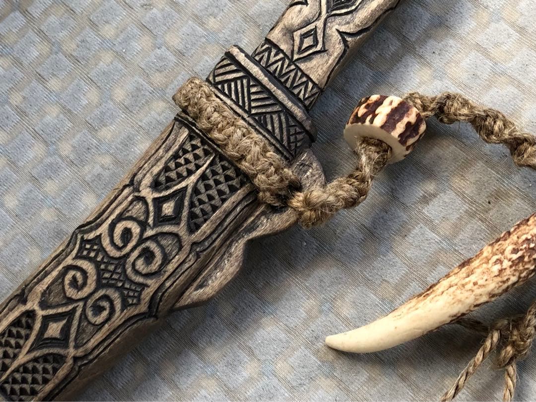 アイヌ紋様　マキリ　北海道　木彫　蝦夷拵　細密彫刻　民族美術　狩猟刀
