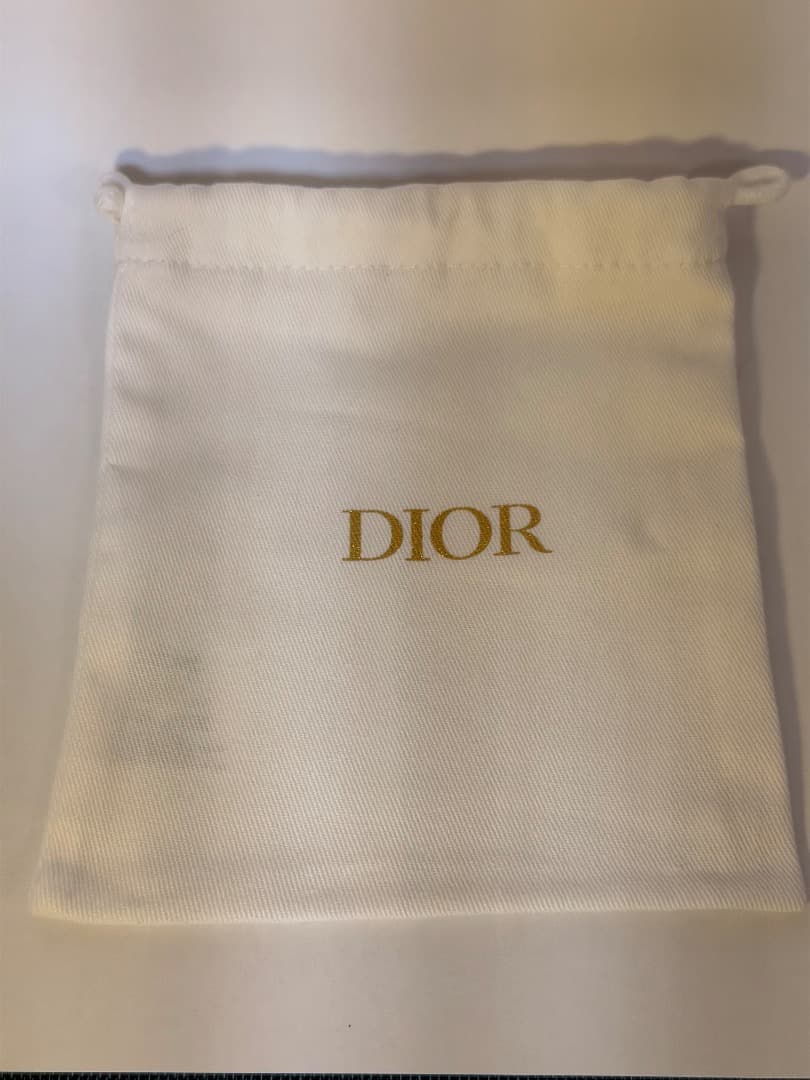 Dior スキンフォーエヴァー イドラグロウクッション0.5N