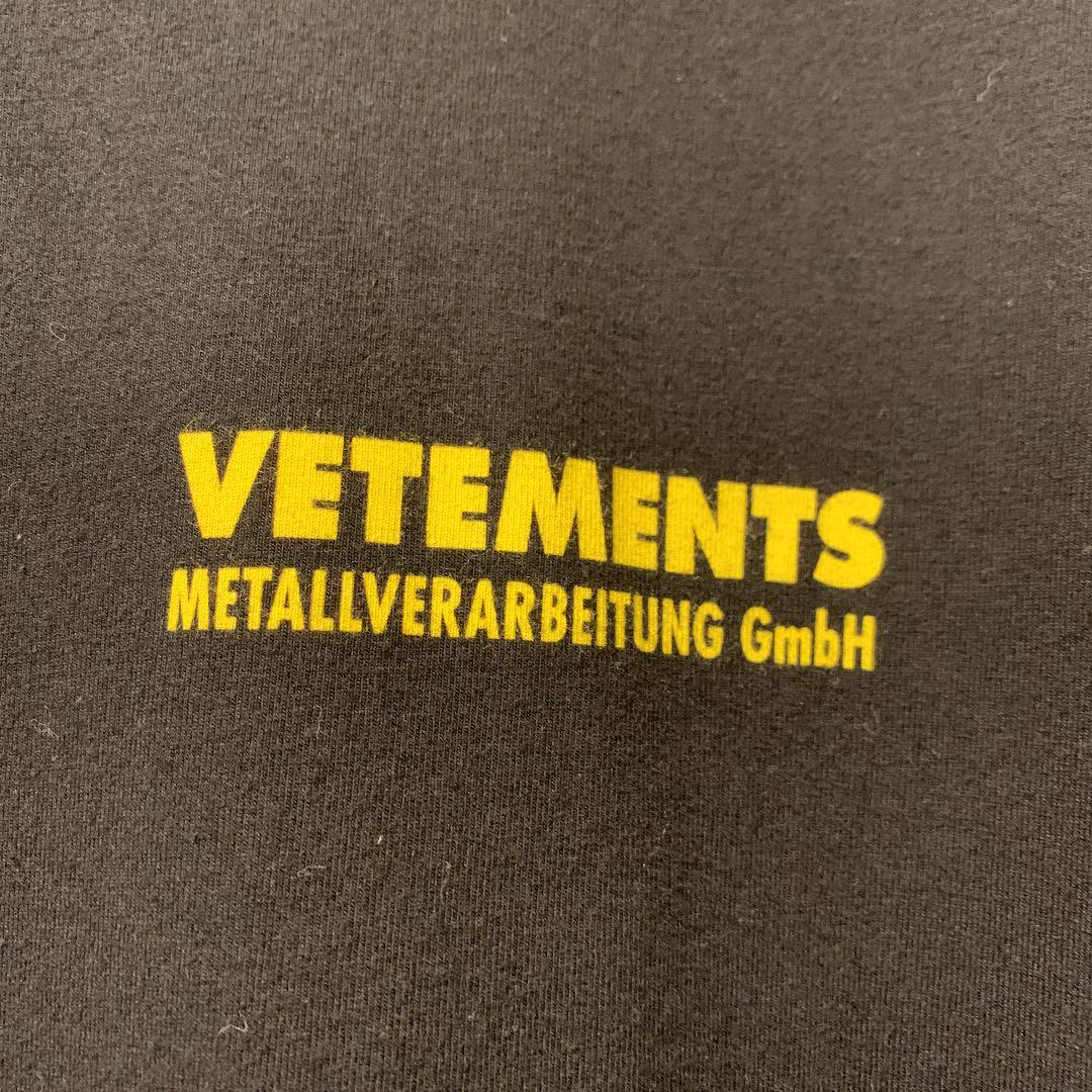 美品　vetements ヴェトモン Tシャツ