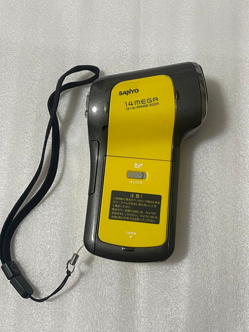 ビデオカメラ SANYO Xacti CA100 DMX-CA100
