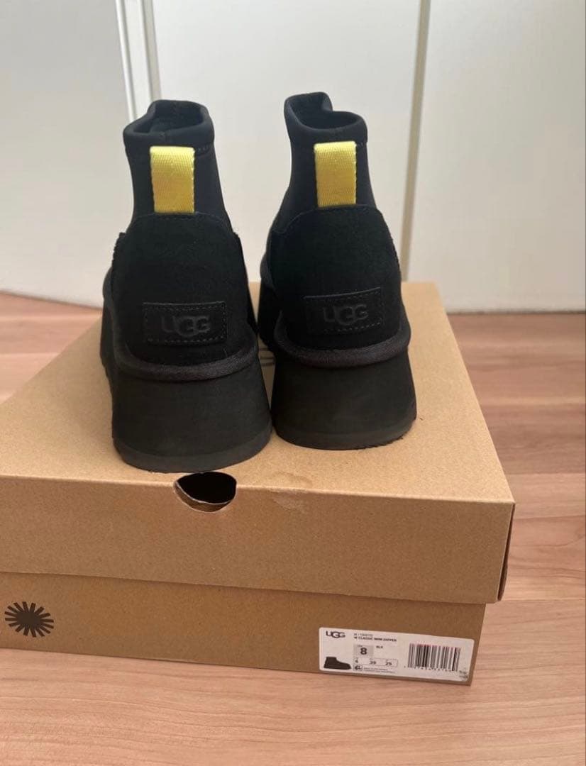 UGG ブラック 厚底ムートンブーツ　クラシックミニディッパー