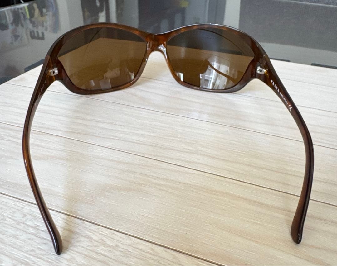 PRADA ブラウン サングラス SPR25G