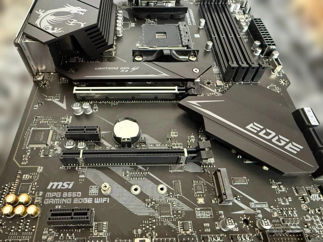 グラフィックボード・グラボ・ビデオカード MSI B550 GAMING EDGE WIFI + Ryzen 5600x