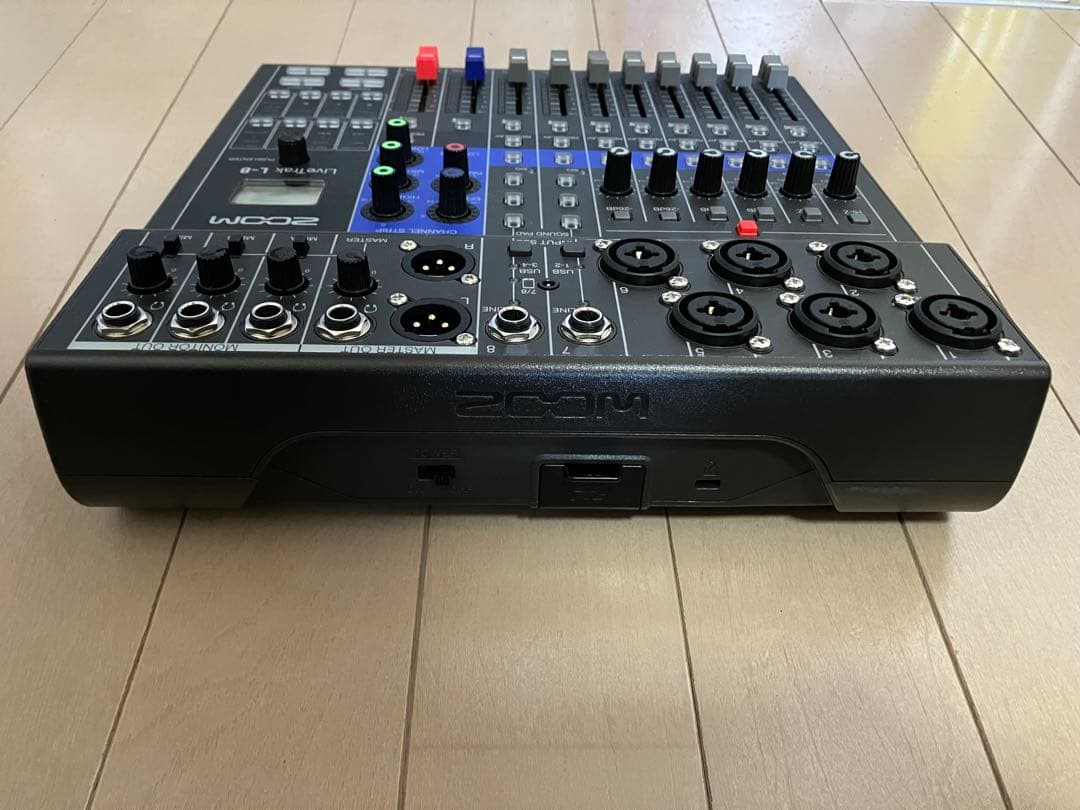 Zoom LiveTrak L-8 デジタルミキサー