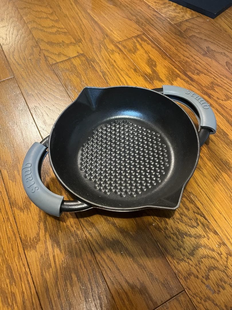 ストウブ Staub ニダベイユ 両手フライパン 28cm シリコンハンドル付き