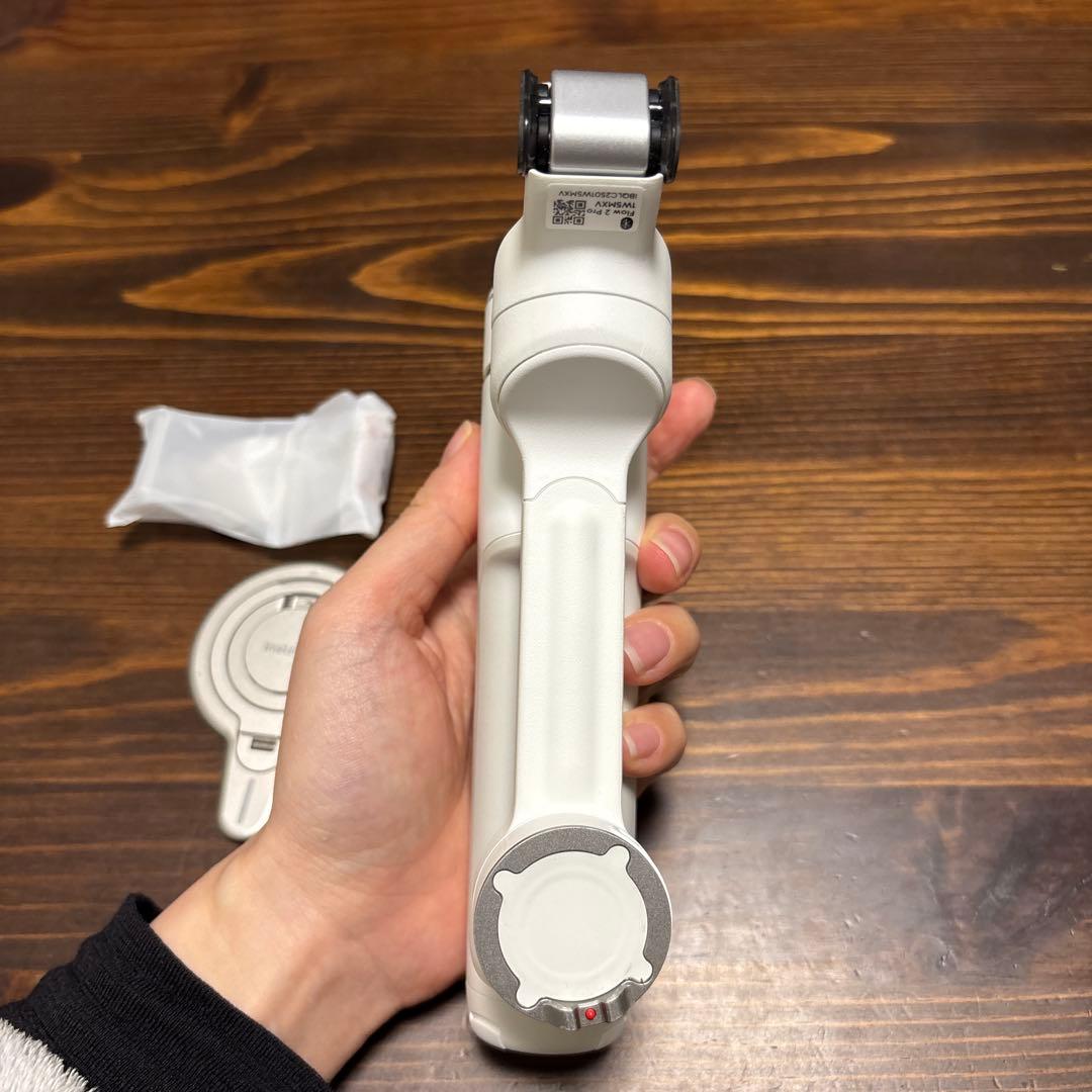 insta 360 Flow 2 Pro ホワイト　磁気スマートフォンマウント付