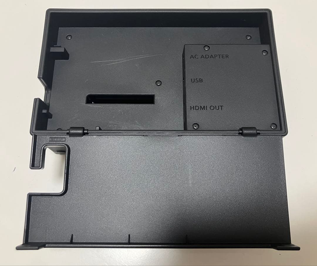 Nintendo Switch 本体 と　キャリングケース