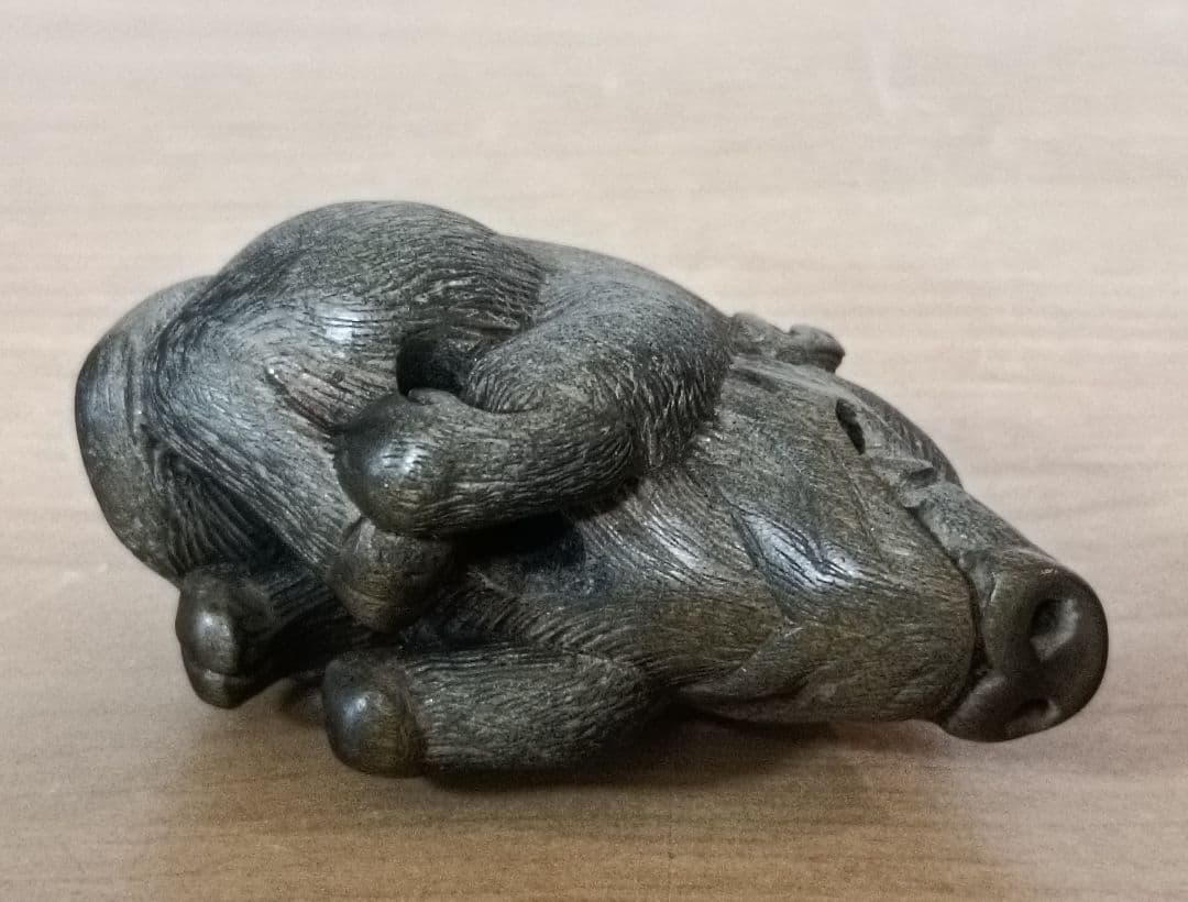 猪木彫根付　柘植根付　時代物　江戸時代　古根付