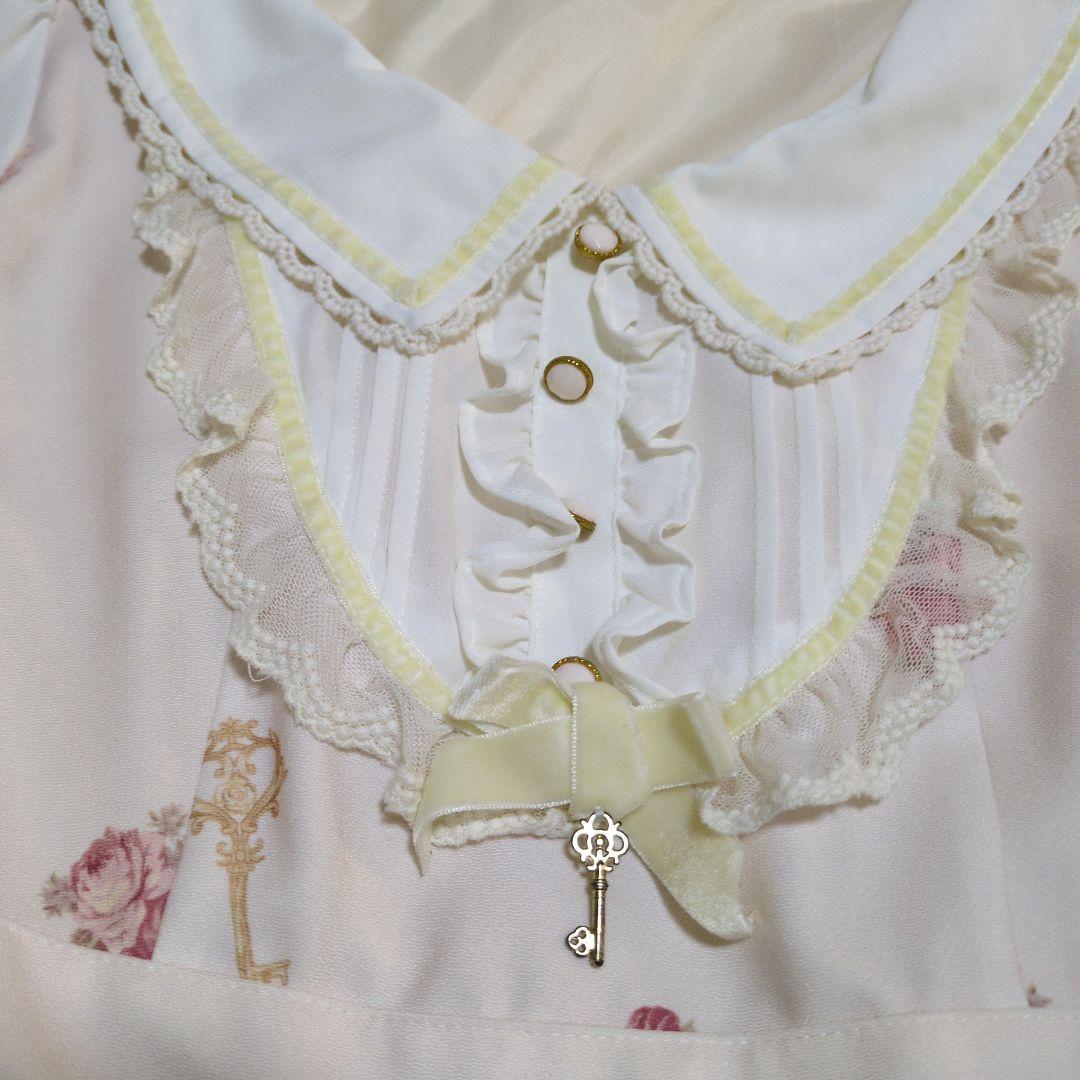 ⭐️極美品⭐️リズリサ　キーフレームワンピース